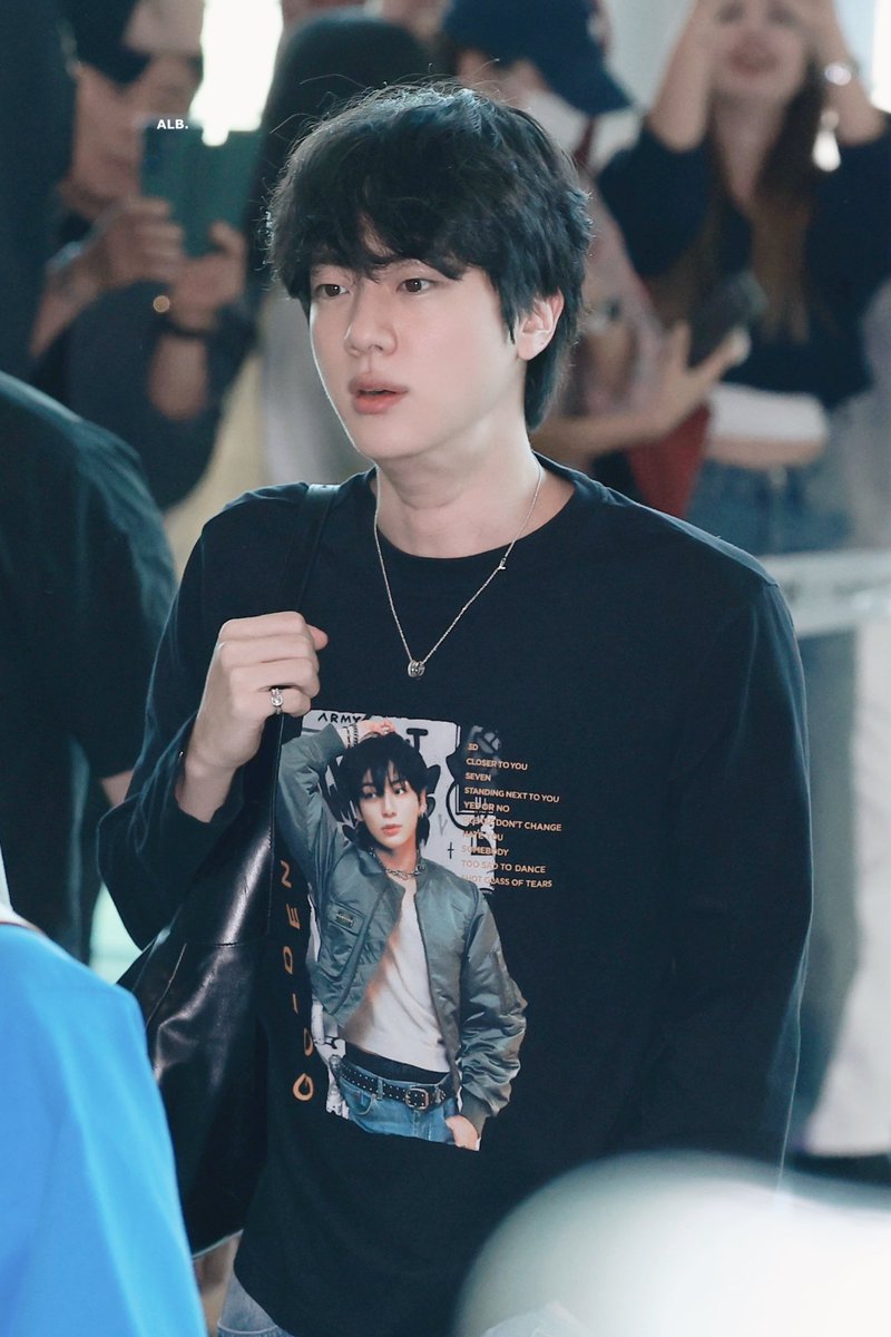 ALittleBraver92's tweet photo. 260930  Pre

✈️

#방탄소년단진 #김석진 #석진 #진 #BTSJIN #JIN 
#BTS_WORLDTOUR_ARIRANG
@BTS_twt https://t.co/lFQ4Y8IrJs