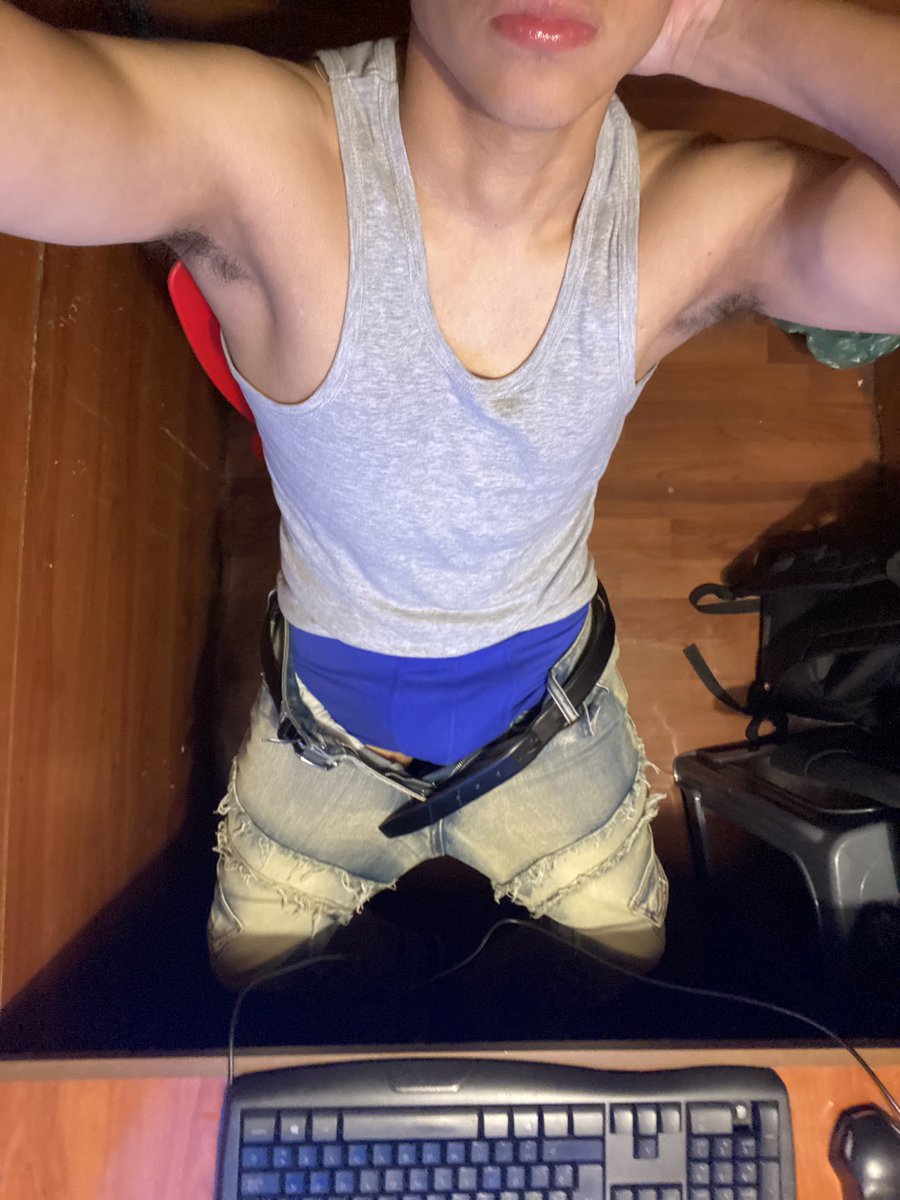 brayjosss's tweet photo. Haciendo la tarea de la universidad 🥰
https://t.co/Q8LELpfmrp
https://t.co/LivRJ4gnLZ https://t.co/tZT3Y25ZOD