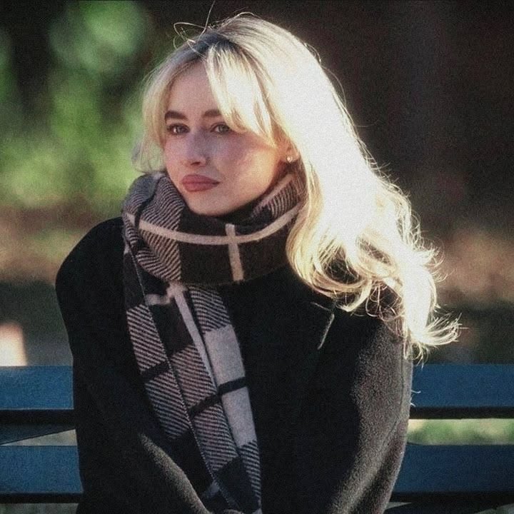 centralsns's tweet photo. nossa gwen stacy https://t.co/PidXW7klwU