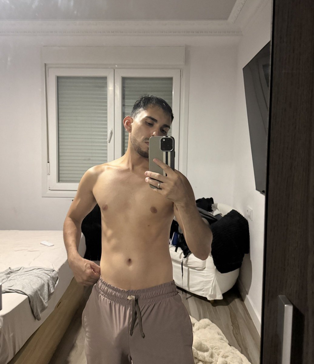 Lucarey26's tweet photo. Good morning 🖤🌙 https://t.co/Mc40aaD07K