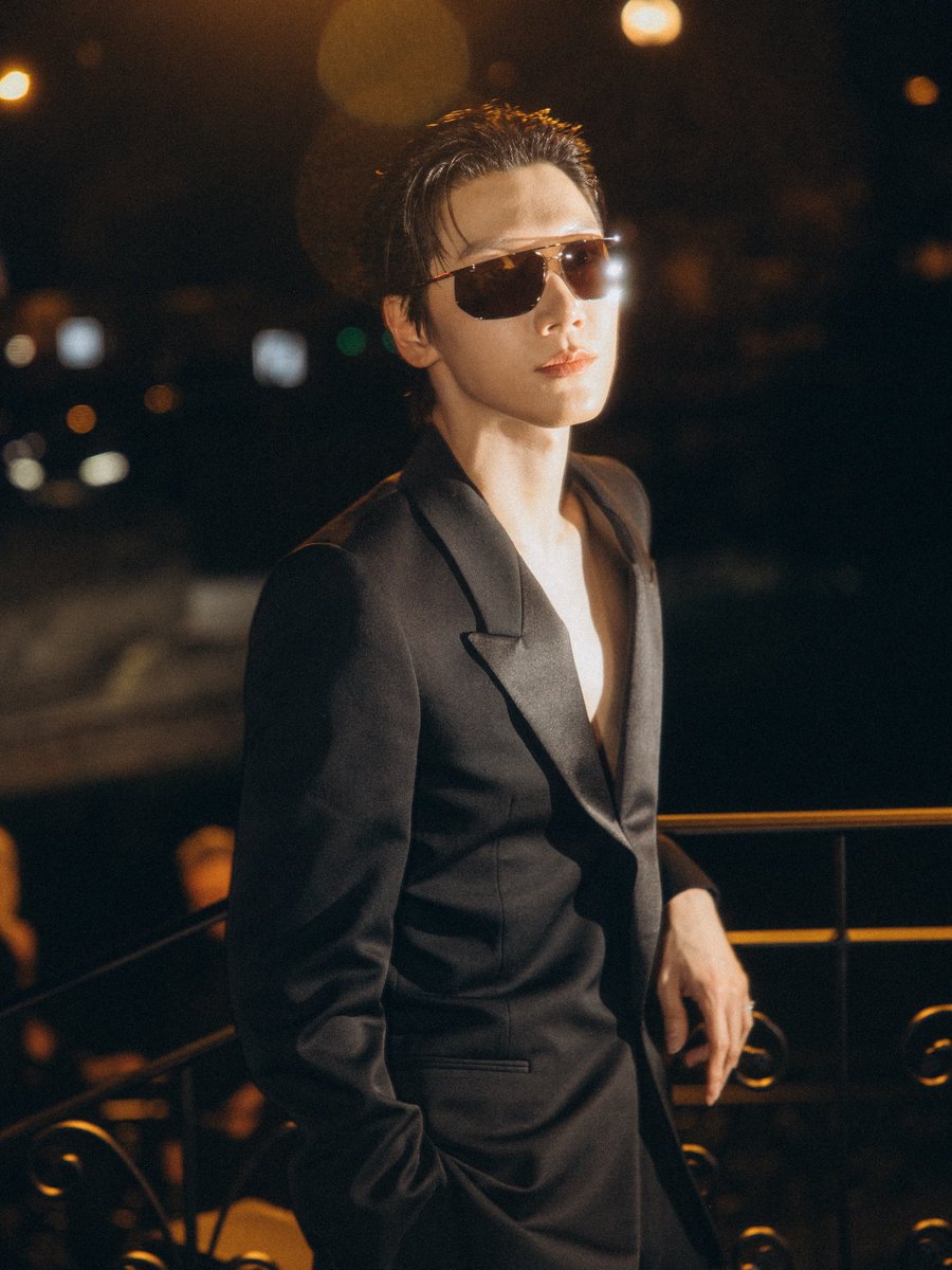tclp27's tweet photo. 260930 parisphotographer_xi

YSL at Paris Fashion Week
Spring/Summer 2027 for #텐 https://t.co/MyMjnqj017