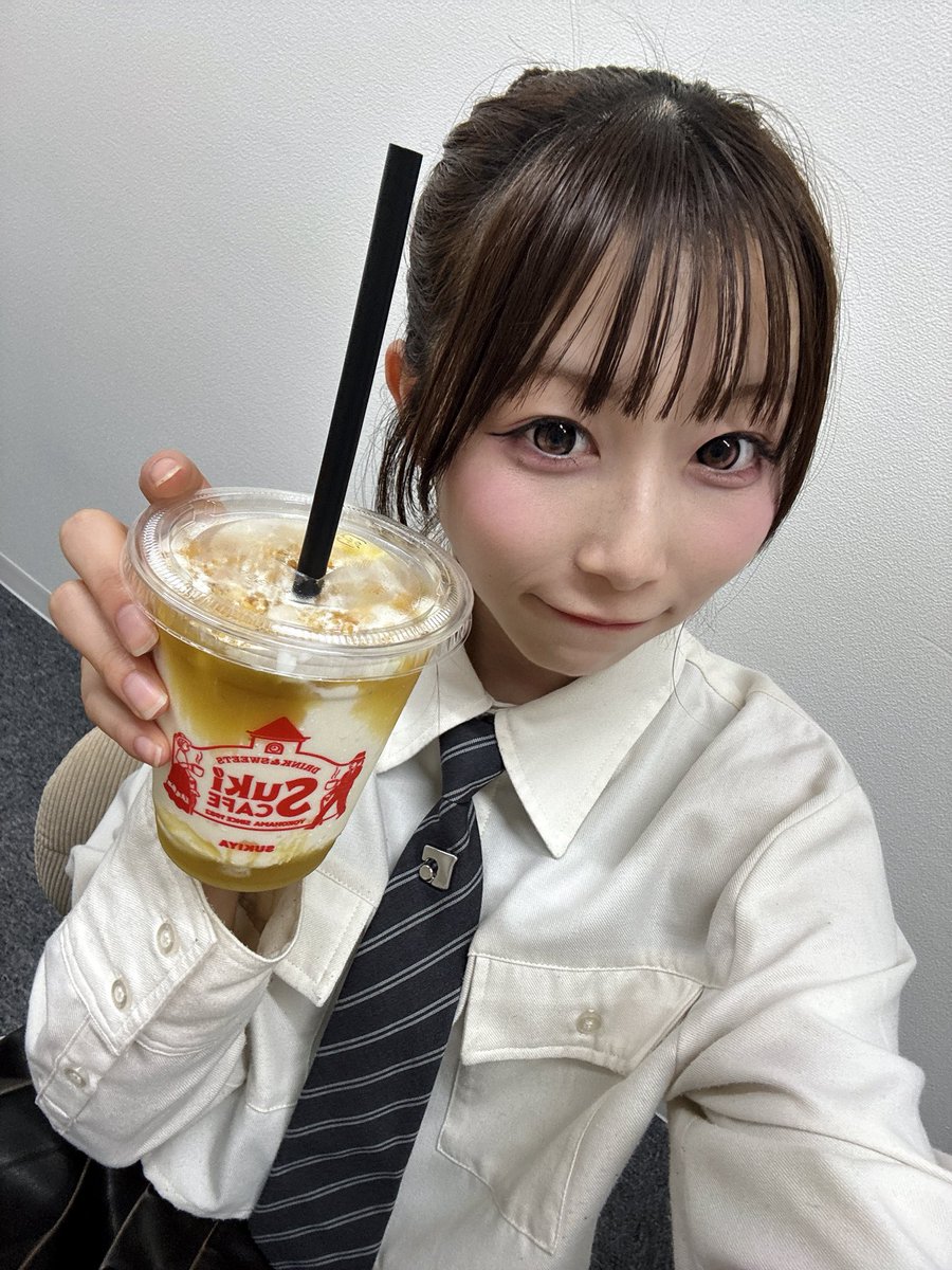 teratera_chuna's tweet photo. おはよう☁️今日会えるの嬉しすぎて、夢では準備してたのに起きたら寝坊してた⏰💤

すっぴんで飛び出て学校向かってる💨(間に合う)
今日も可愛くなる予定💭♡

KAIJU ON THE STAGEさん主催ライブ🎤⭐️
渋谷で夜お待ちしてます👾↝

🎟️▷▶https://t.co/NZEgDAZ2Pe https://t.co/rSMcHq6dbd