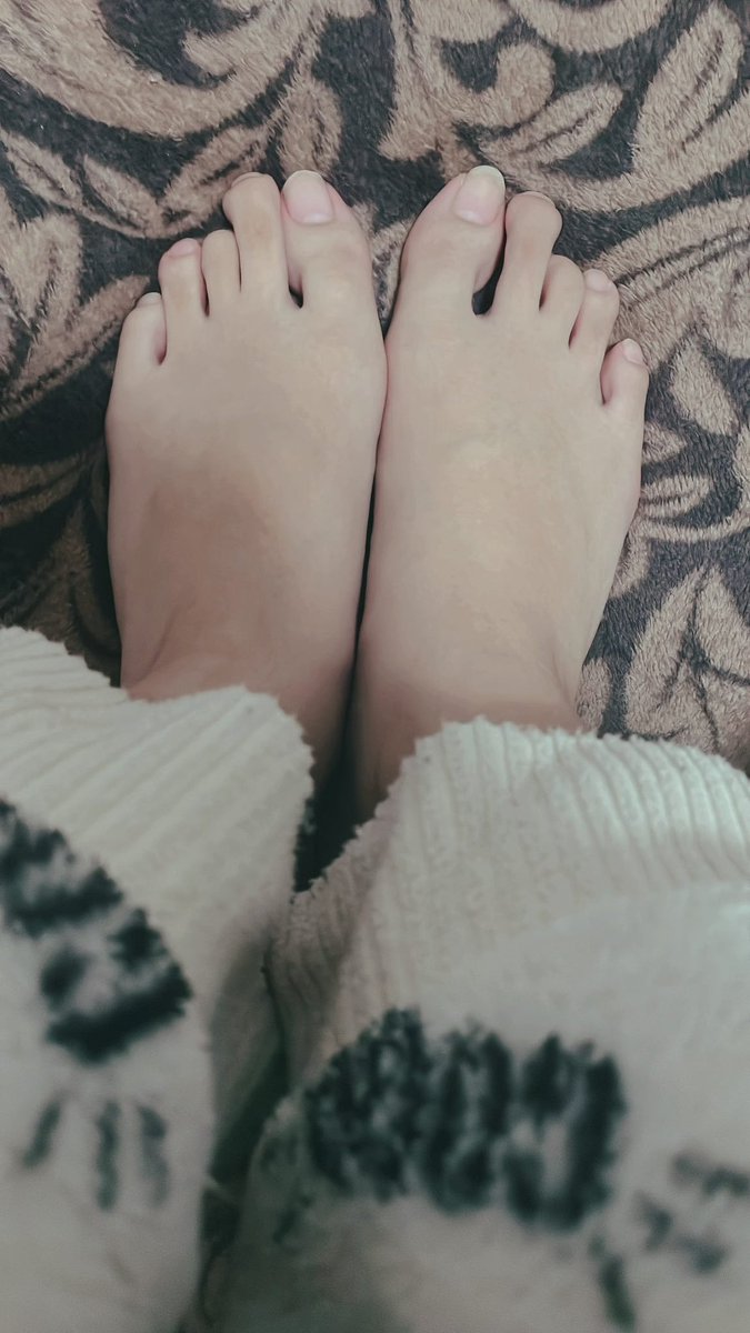 Cy31P's tweet photo. 圧倒的美足のこの子。
足フェチがバレた瞬間めちゃくちゃ送ってくれて神すぎる✨
今回は動画付きです✨✨
#足フェチ
#足裏フェチ
#綺麗な足の裏 https://t.co/Erb412b0qP