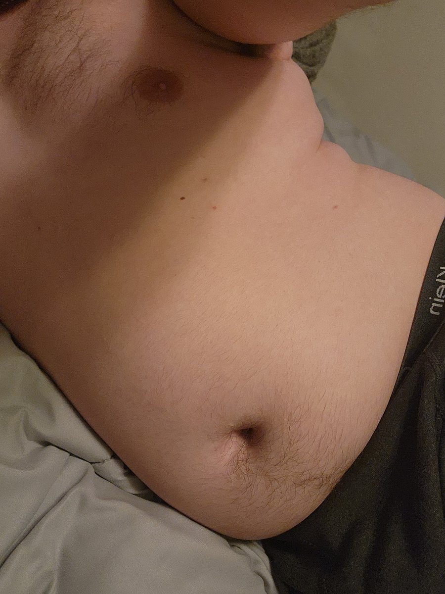 bigbo_operboy's tweet photo. Who was gonna tell me that I looked so big while laying down?🤨 https://t.co/m9IxWwa8N8