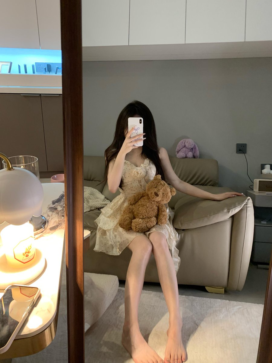 terry_sad90_b64's tweet photo. Today, Xingyun and Yezhi are chilling, sharing a casual moment that feels super nice! https://t.co/dSmBqdohYP