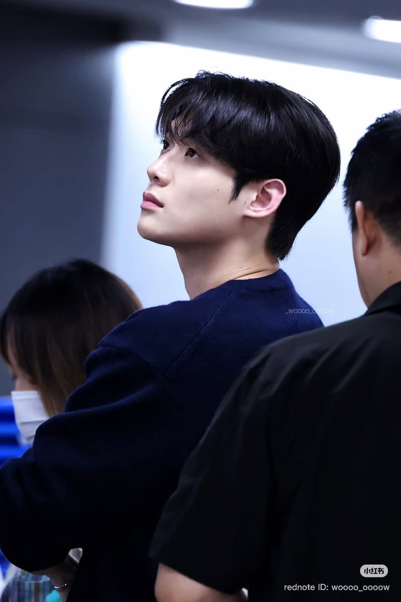 lemon260298's tweet photo. hồi hộp chờ những khoảnh khắc đầu tiên của Kim Yoon Sik tại PFW 😎 https://t.co/7GwxiBjNha