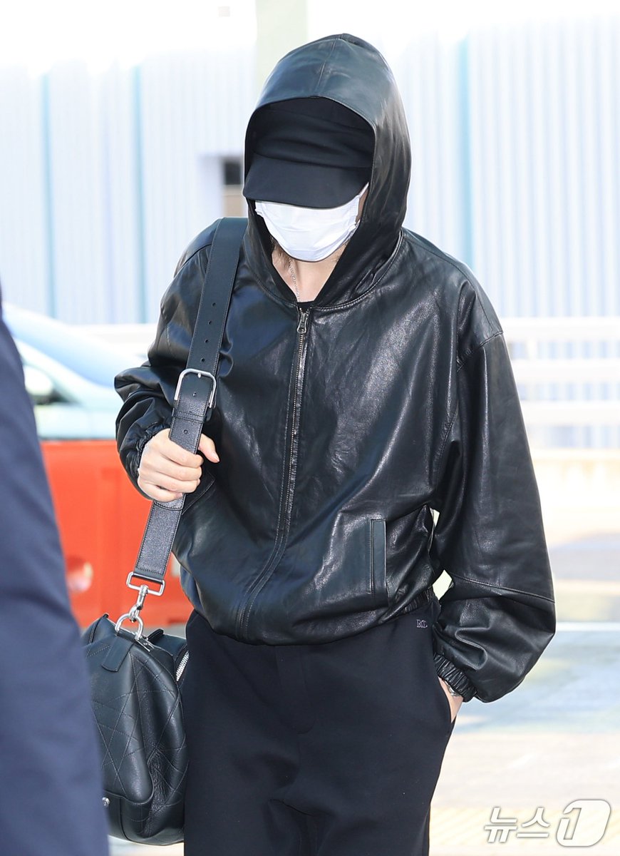GLISTEN_J's tweet photo. #지민 #JIMIN @BTS_twt https://t.co/05ObpXkwHA