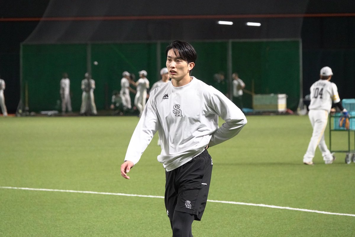 takafullc2's tweet photo. 【1軍】

周東佑京選手、廣瀬隆太選手、谷川原健太選手がみずほPayPayドームの1軍に合流しています。

#sbhawks #鷹フル https://t.co/GP8TthYgsr