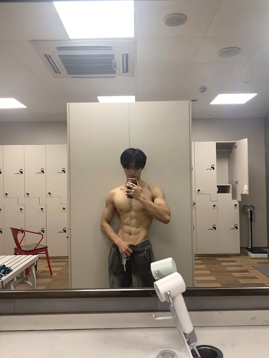 Lp970i's tweet photo. #腹肌 https://t.co/5XW2kx0Qkj