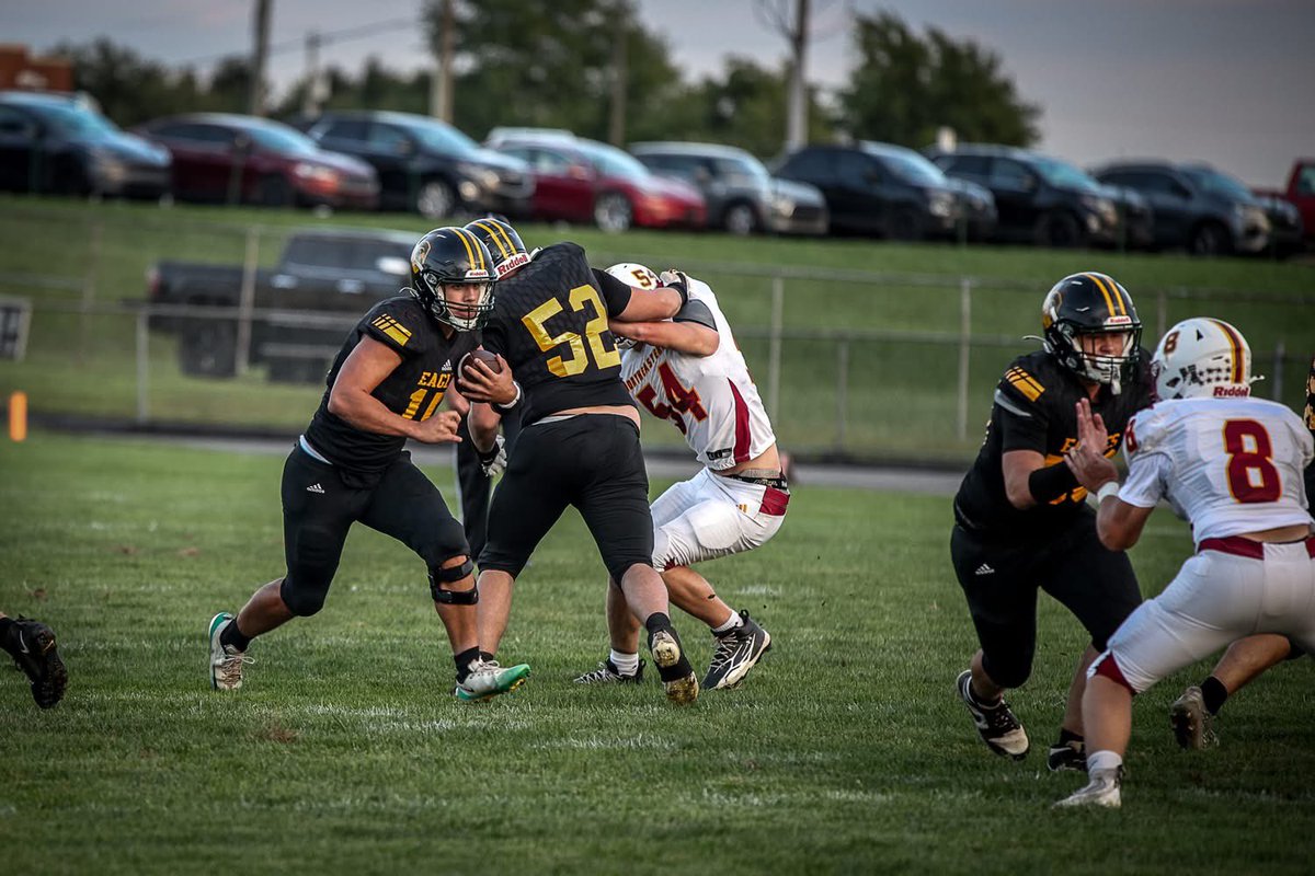 B_Dishong's tweet photo. Action shots from blackout night…. #52 https://t.co/AnPI1PmM8c