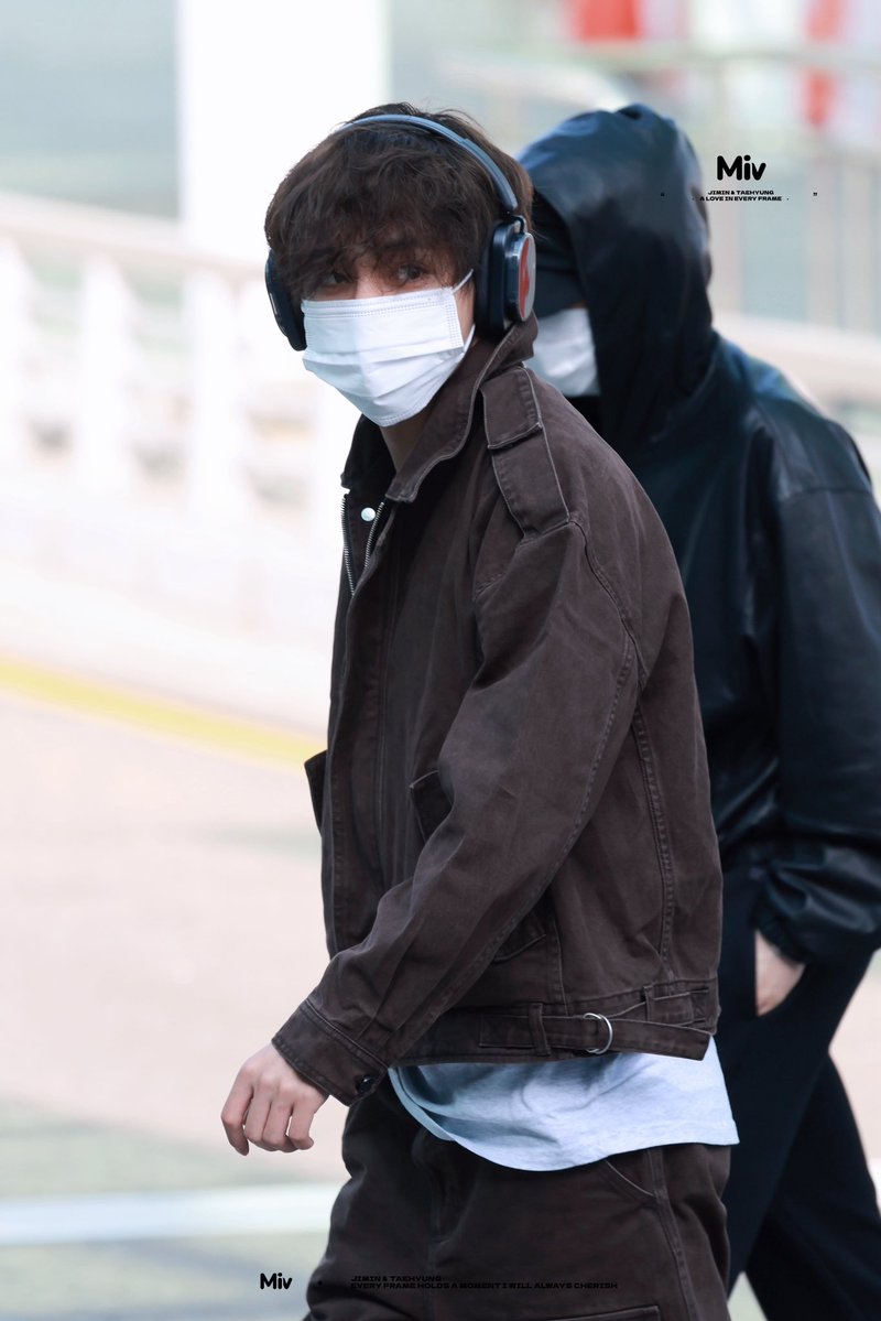 Miv_vm95's tweet photo. 260930 태형이🐻 ICN🛫
#태형 #뷔 #김태형 
#TAEHYUNG #V
#BTS #방탄소년단 https://t.co/PgUSD9KOZo