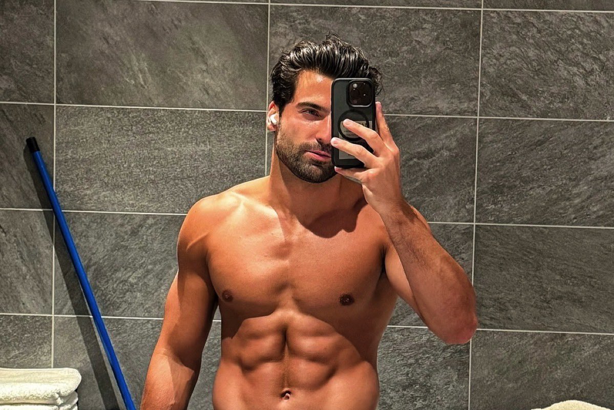savchenkhoe's tweet photo. sexiest dancing with the stars male pros and HE wasn’t nominated? https://t.co/6qnowt416i