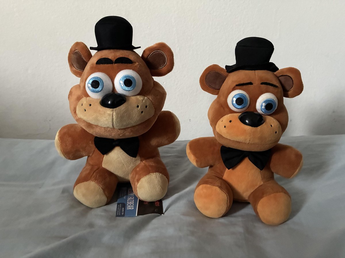 Brucekiith's tweet photo. Bro what happened to sanshee... The first Freddy is 2026 the second is 2018 btw #sanshee #fnaf #plush #fnafnews #sad #nostilga https://t.co/dRkQdEXY2a
