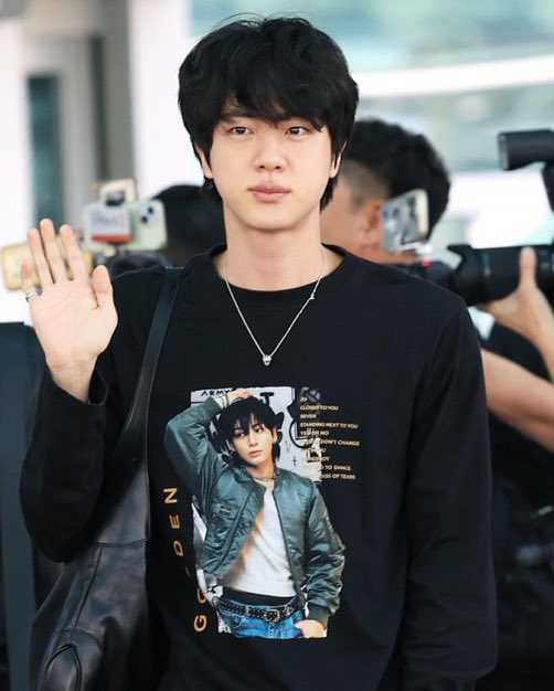 writingbyrkive's tweet photo. Ninguém mais ama o Jungkook do que o Seokjin. Amado aos berros em todos os cantos https://t.co/XOVspZzPNT