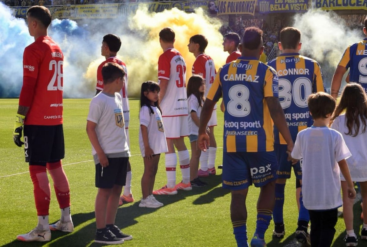 4Tacas's tweet photo. Hay un daño mental muy similar en estos dos polvazos del glorioso Estudiantes de la Plata https://t.co/73R1YjPy8k