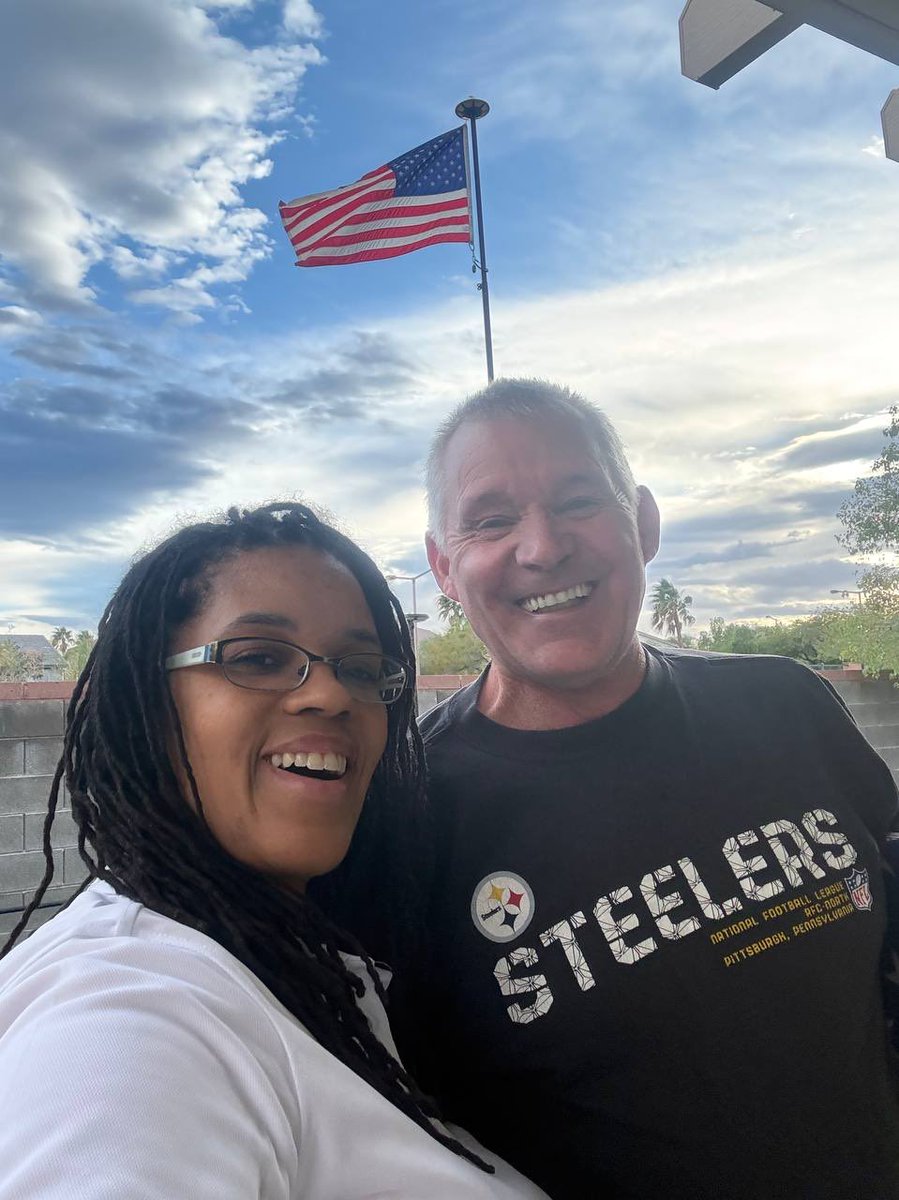 chasidy_c60327's tweet photo. This is Bob. He WAS a Disengaged Voter, BUT GUESS WHAT?He has COMMITTED TO VOTE in November!! 🙌🏽 I gave him a flag and he promptly took me to see his flag pole in his backyard!  He loves us here at Turning Point! 
God is good! ❤️🤍💙@teamlombardonv @TPAction https://t.co/5Z3FoNdcis