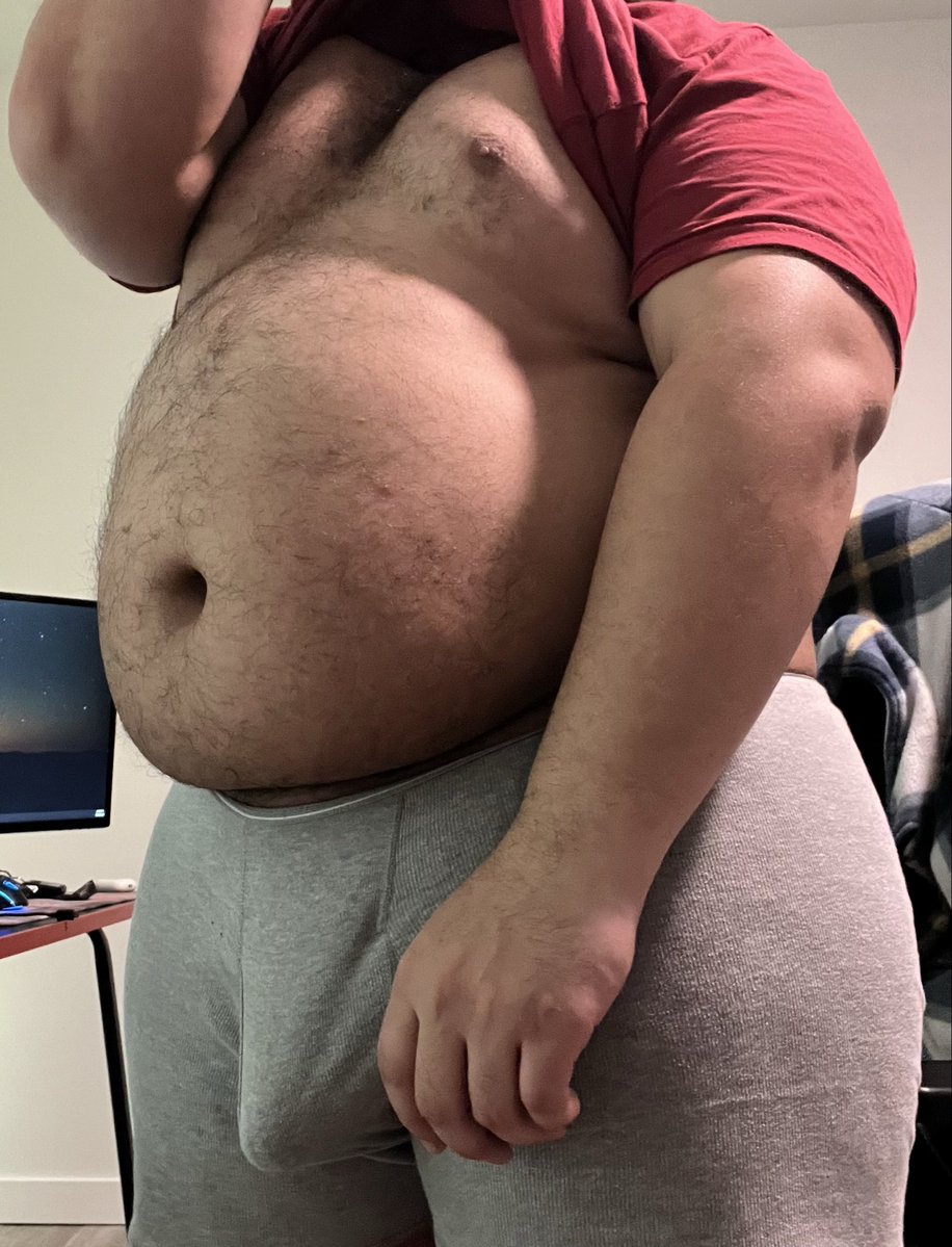 CanisGreen's tweet photo. First tummy Tuesday post at the new place :3 https://t.co/mozsz8bnT3