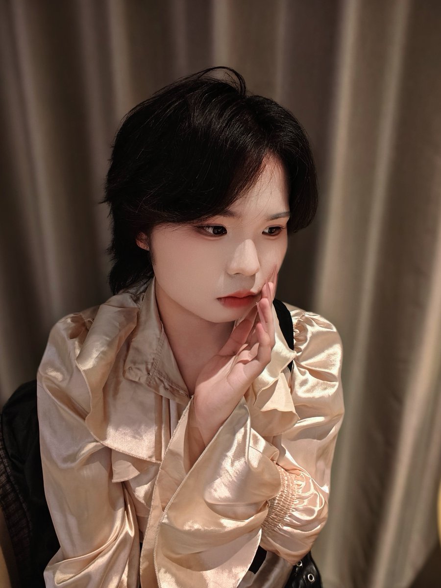 ningmeng315's tweet photo. 大家好捏，我是🍋，这个是我本人的号🤥，本人是4i小南梁，不是建模怪，发的照片会修过图的，希望能喜欢我的照片😣后面会把以前的照片慢慢发上来的，希望大家可以关注一下呀🥺#男娘 #4i #伪娘 https://t.co/jjSivBg7xl