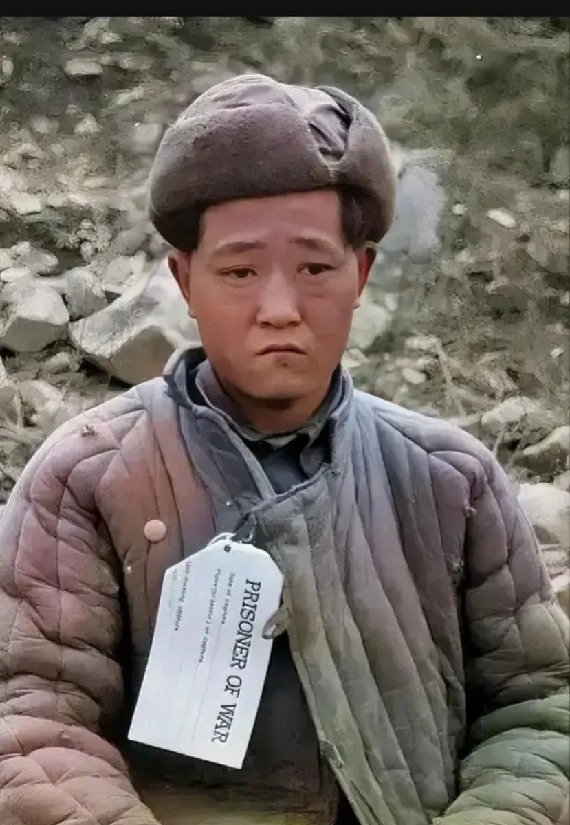 link_timo91_8ba's tweet photo. Holding the stolen property by the bank, the ragged rebel hurriedly hides the seized weapons. https://t.co/Qp1DH4R0Fp