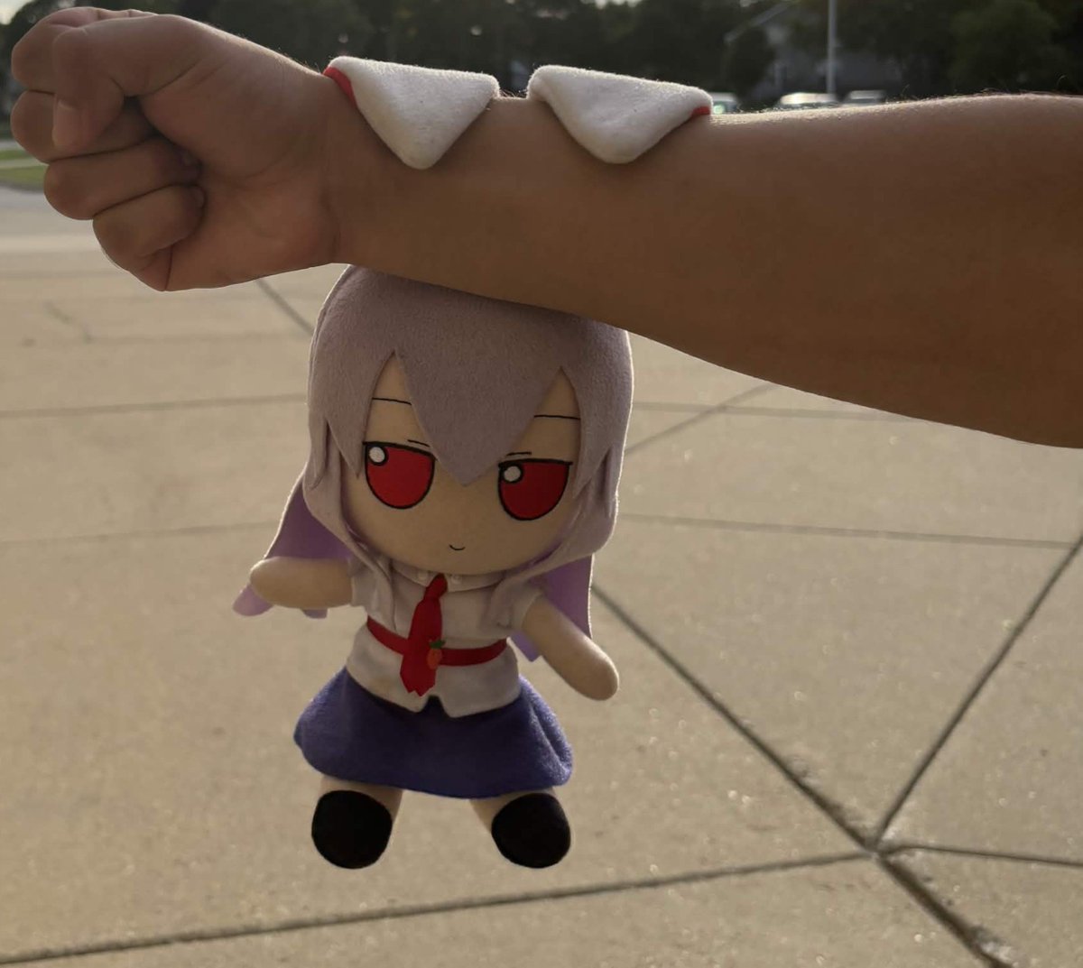 plipplop0o's tweet photo. On my arm with aura https://t.co/wNTFnytBzG