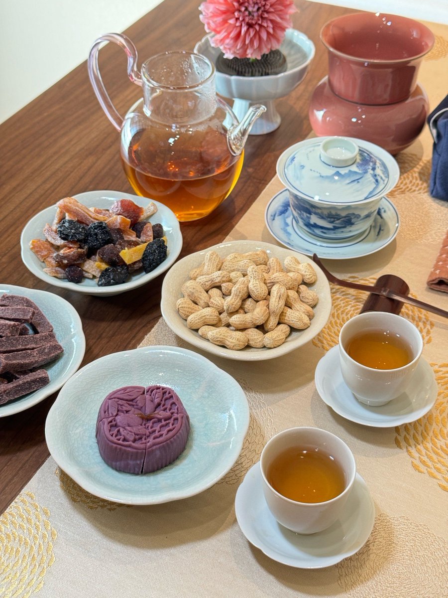 BX1EeIyu3kBiqdB's tweet photo. Thanks @Youko_Shirayuki for the lovely surprise! I’m so happy to share these sweet moments with Youfei and Lian today, cheers to our cute little gathering! https://t.co/OQXxrFXvXf