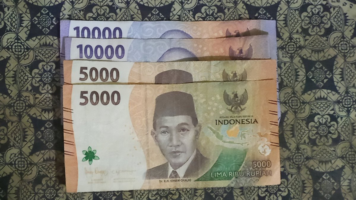 piscesgirle's tweet photo. uang 30 ribu di tanganmu, cukup gak sehari buat 3x makan? https://t.co/giW7BzeZeF