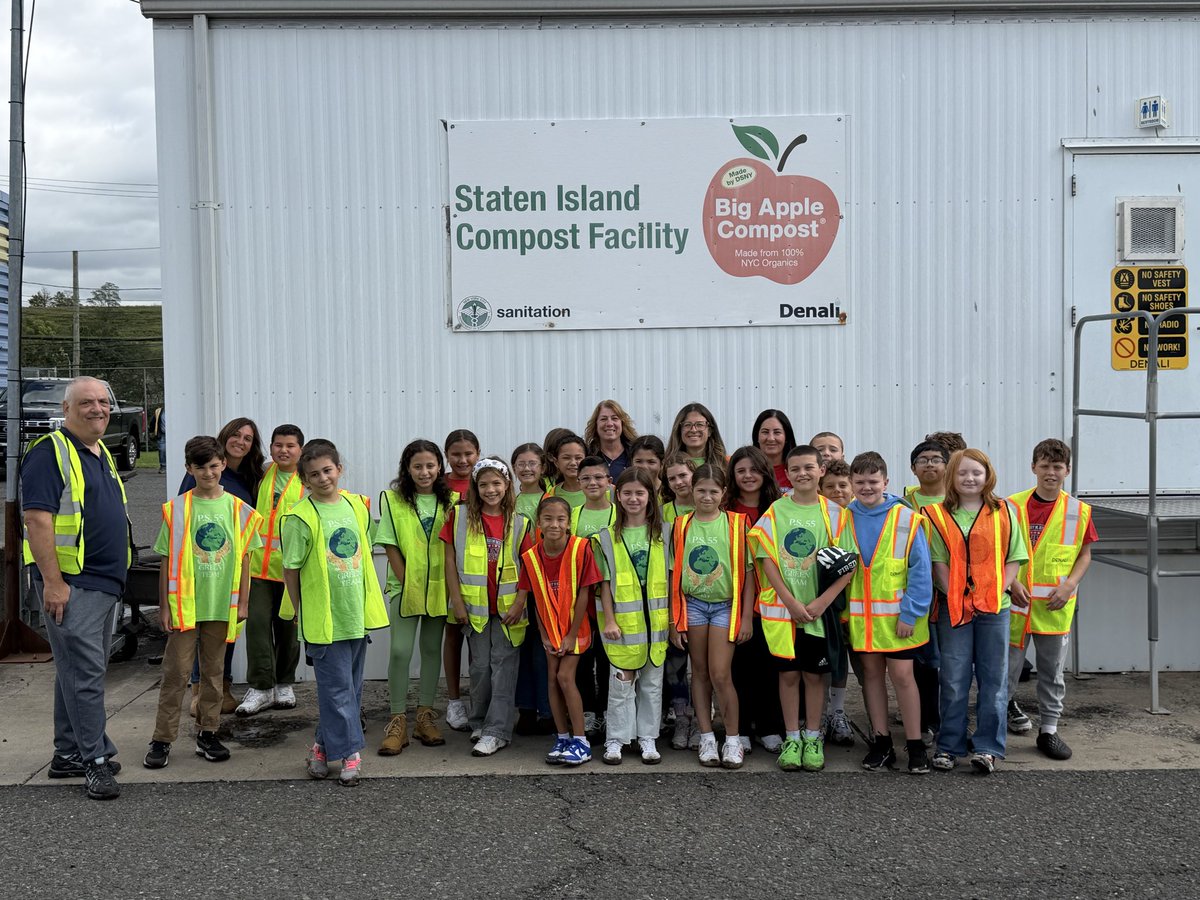 PS55SI's tweet photo. @Franciii500 @NYCSanitation @CSD31SI https://t.co/ZRXnPeIQp6
