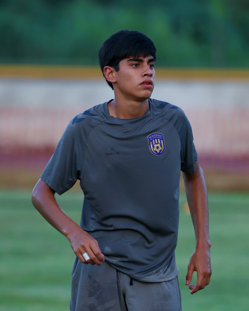 RacingTDP_Sub16's tweet photo. ¡Enfocados en cada entrenamiento para iniciar nuestro camino en la Liga TDP Sub16! 😈

#NuestroCorazónNuestroEscudo💜 https://t.co/PC025OK51l