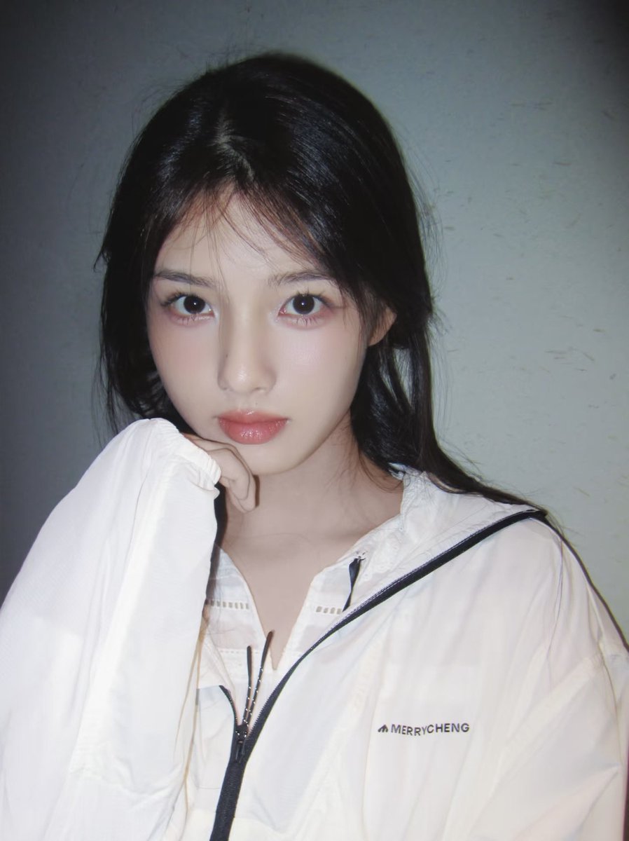 toutouzaiain1's tweet photo. 너이렇게예쁘면어떡햇!🫳🫳💕🧑‍🩰 https://t.co/TxSd5Oz5ox