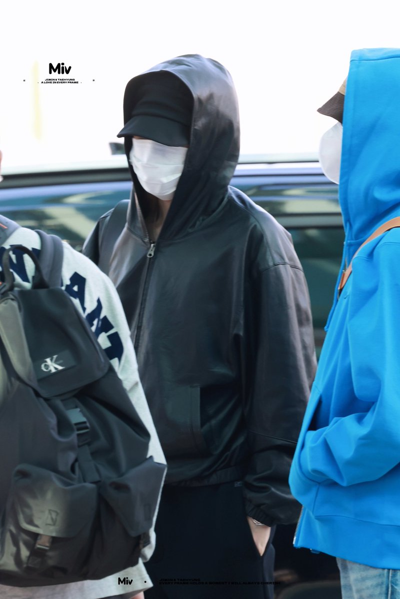 Miv_vm13's tweet photo. 260930 지민이🐣 ICN🛫
#박지민 #지민 
#JIMIN #BTS 
#방탄소년단 https://t.co/wvbn57dddD