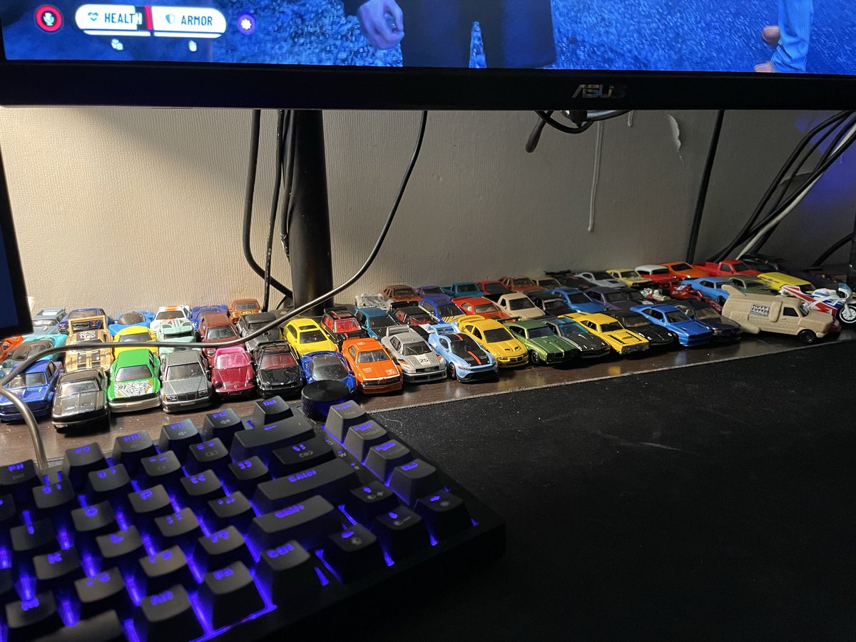 newdotmatrix's tweet photo. stoner older brotherthing area update 
a lot more cars including 3 new ones today
organization 
i need to put my mousepad through the washer i got acrylic paint on it
i need to touch up the walls with paint but ill have to really get a fire under my ass for that https://t.co/zvOx5NLEvq