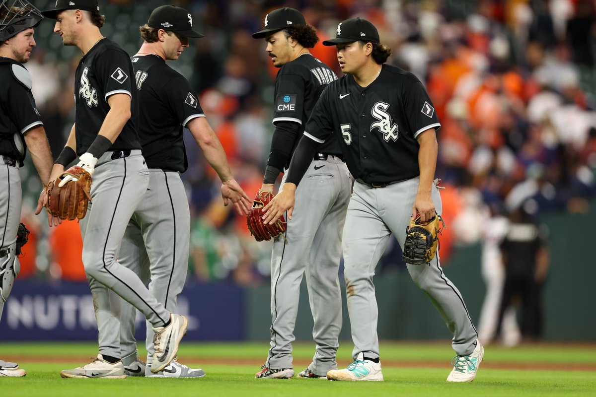 White Sox
Wild Card
W 
 [📷](https://pbs.twimg.com/media/HTbQFzEXMAA00ah.jpg) https://pbs.twimg.com/media/HTbQFzEXMAA00ah.jpg https://pbs.twimg.com/media/HTbQFz