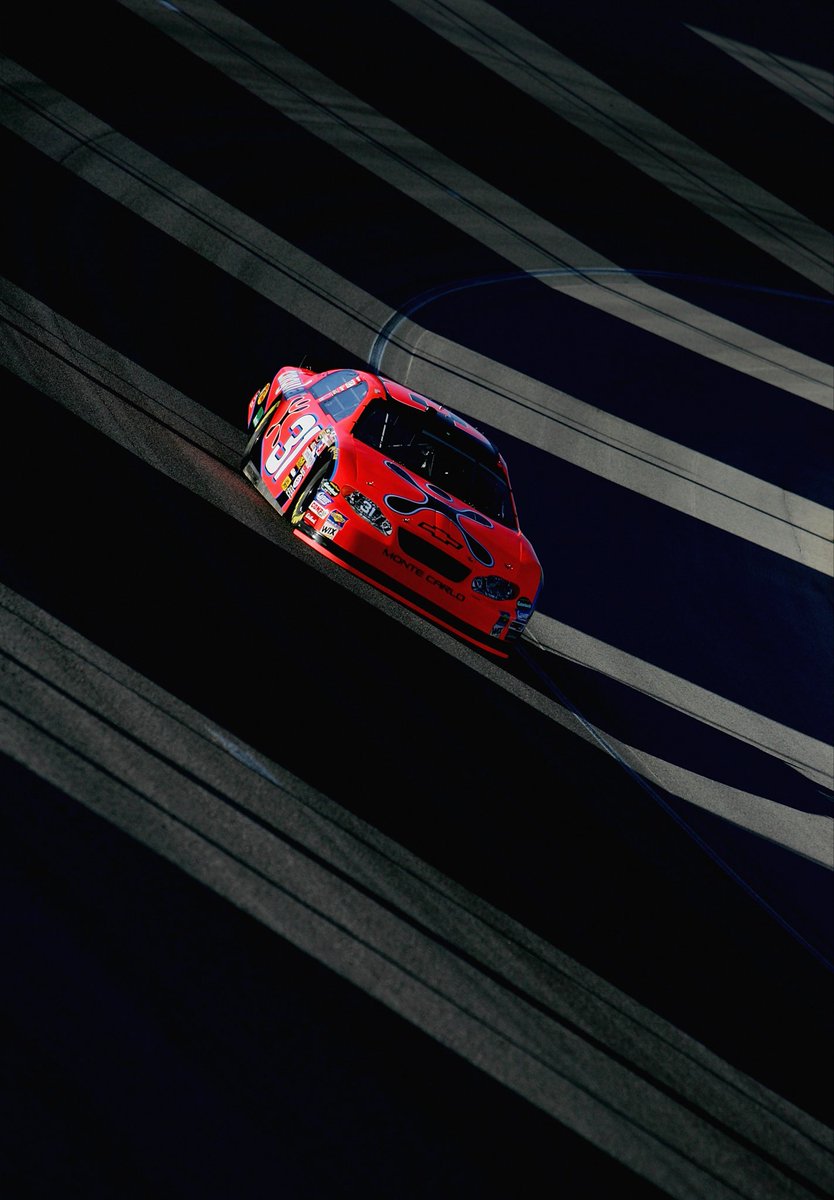 NASCARClassics's tweet photo. Flying around @LVMotorSpeedway in 2005. https://t.co/esA4XsNXZs