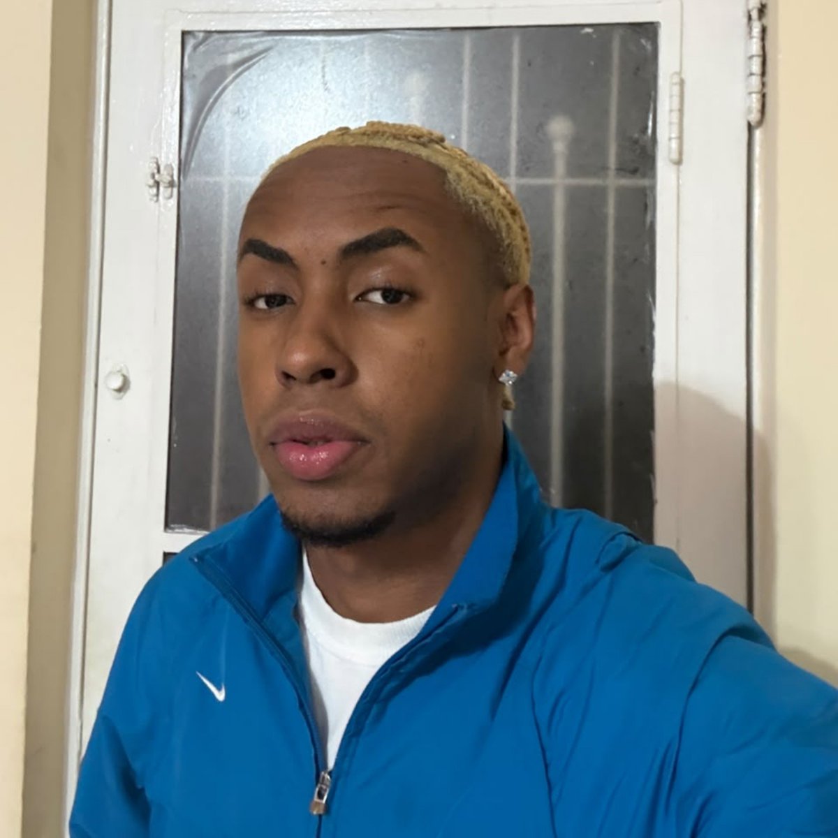 tracksuitmafio's tweet photo. famoso neguinho que fica chave em qualquer corte https://t.co/9ym5tKAOa2