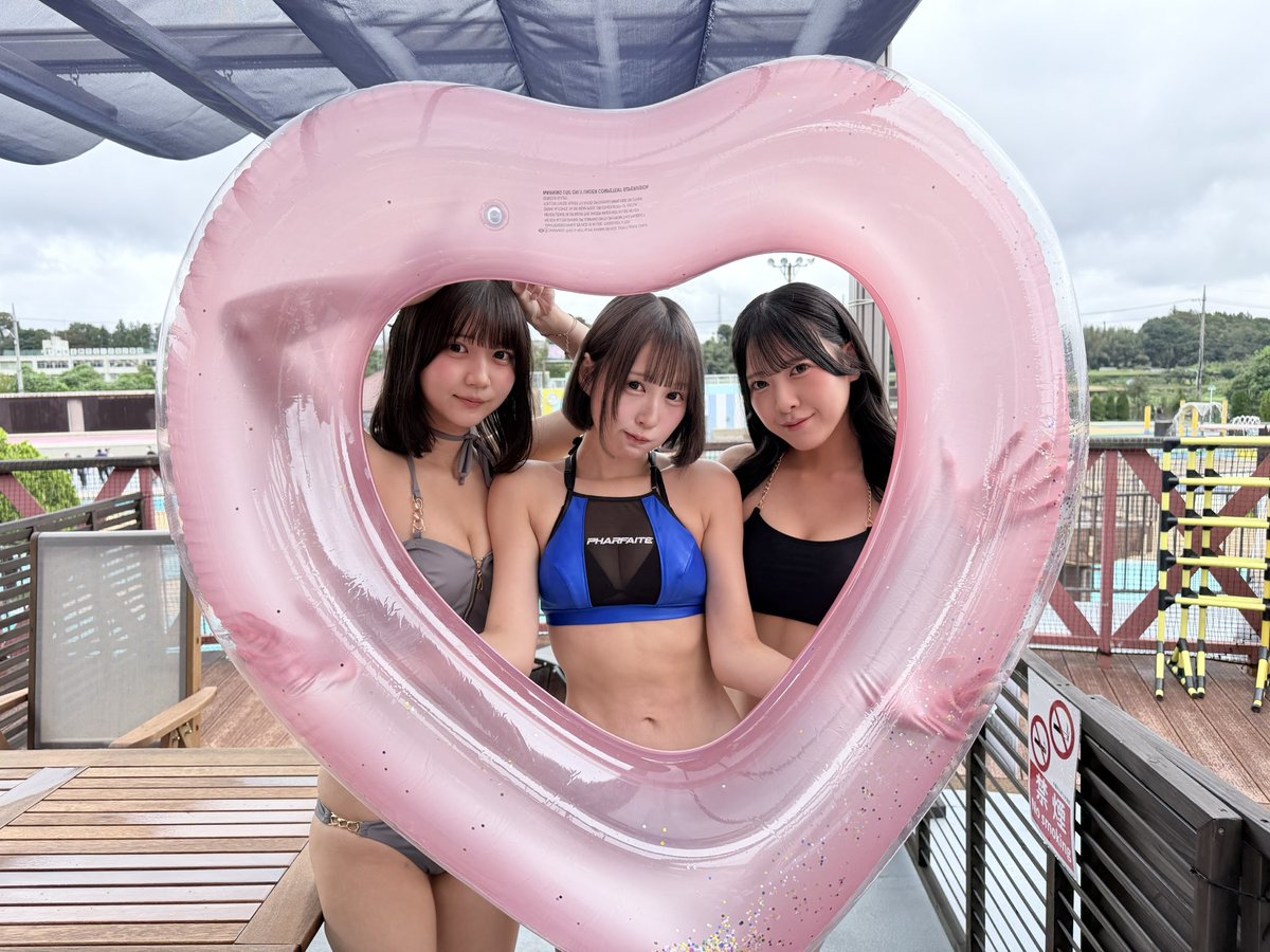 SUTENEKO_CATS's tweet photo. #近代麻雀水着祭2026 スタートしました‼️

すてねこキャッツは掲載許可不要なので沢山撮って載せてください‼️📸お写真リタッチしてくれると嬉しいです✨️

#すてキャ←もつけてくれたら見つけやすいのでお願いします❤️‍🔥❤️‍🔥

【出演メンバー】
💙犬乃かりん（@inu_cats0123）
🩵葵つむぎ（@tsumu_cats0219）
🤍うたたねゆい（@yui_cats1101）

1部  9:50-11:00 野外2→野外7
2部 12:30-13:40 野外5→屋内9
3部 15:10-16:20 野外6→屋内11

 #いかなきゃキンマー