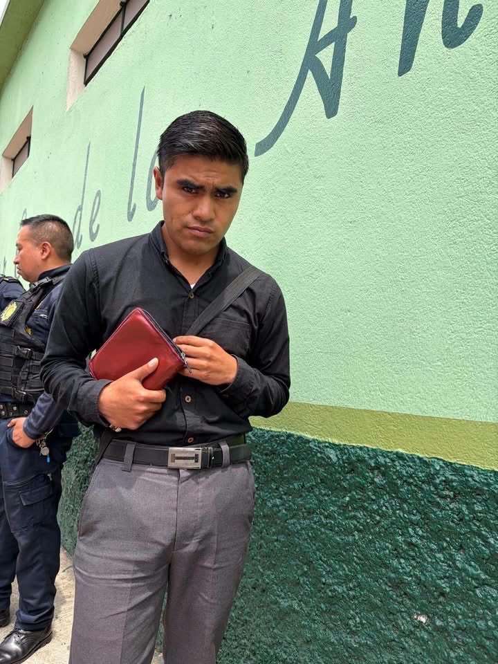 LeninistaLuis's tweet photo. La gente más mierda anda con el dios en la trompa. https://t.co/SGwhHF5f27