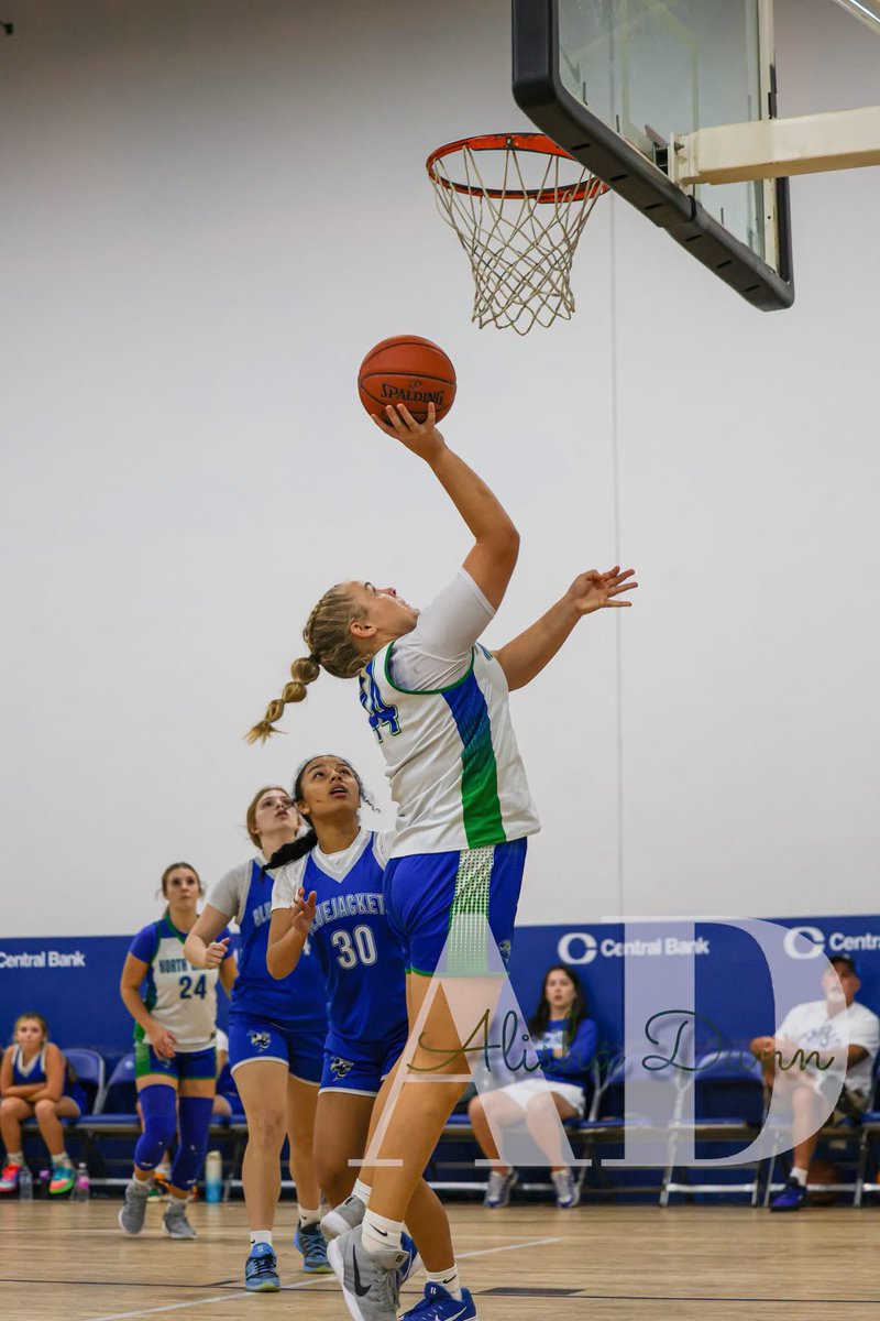 MommaCourtOli's tweet photo. So proud of @MaggieOliv5z7j She had a PR of 78.1 on her Exit Velocity last week and also finished runner up in the 8th grade girls basketball state championship. She has truly worked and matured the last 6 months! #classof2031 https://t.co/9OVG0NkNjo