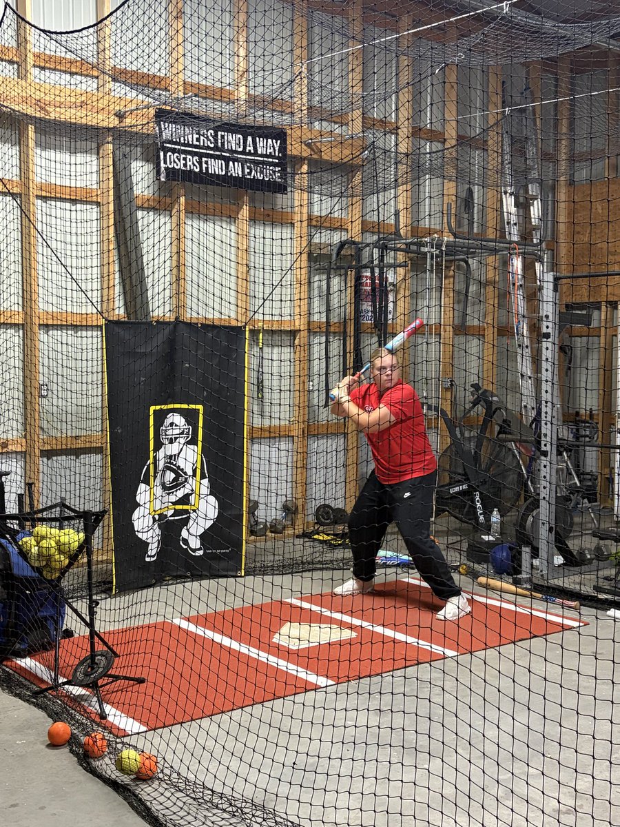 MommaCourtOli's tweet photo. So proud of @MaggieOliv5z7j She had a PR of 78.1 on her Exit Velocity last week and also finished runner up in the 8th grade girls basketball state championship. She has truly worked and matured the last 6 months! #classof2031 https://t.co/9OVG0NkNjo