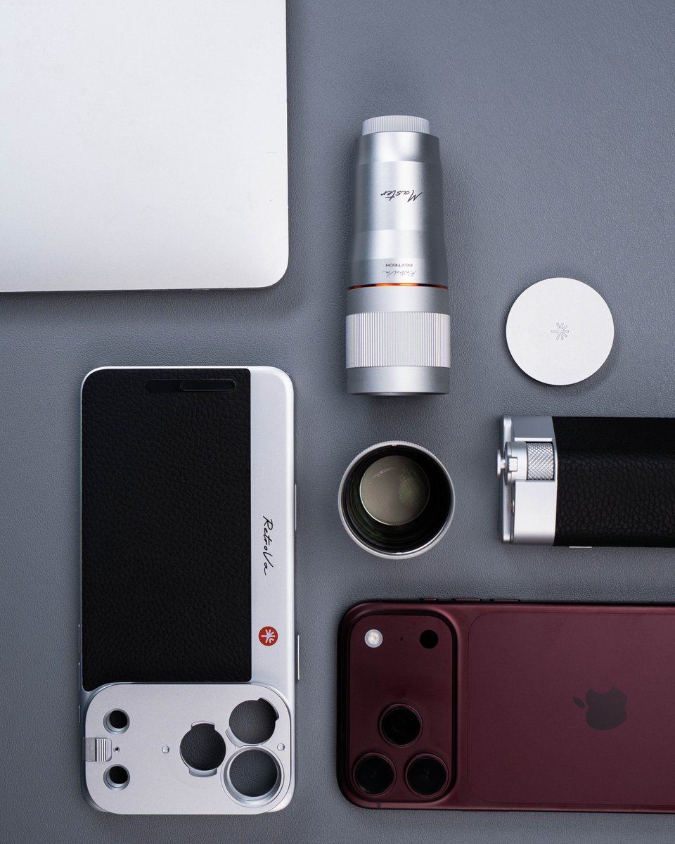 PGYTECH_global's tweet photo. ๐ญ๐ธ Everything in its place.
RetroVa modules. iPhone 18 Pro in Burgundy Red. Case, grip, 4X telephoto extender, lens pouch โ all arranged, all ready. The kind of desk setup that makes you want to skip the scroll and go shoot something real.
#PGYTECH #RetroVa #iPhone18Pro https://t.co/JUBSgAMdEA