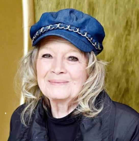 ClassicMovieDig's tweet photo. Happy 95th Birthday, Angie Dickinson!
Have a super day, 'Pepper'!! https://t.co/JBrhs2n7xK