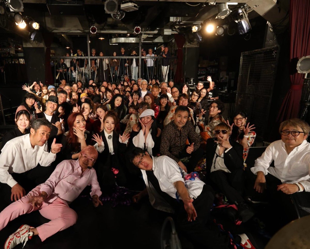 E_Make_Emily_N's tweet photo. 昭和歌謡ショー vol.10
ありがとうございました。
次回 vol.11 決定しております。
2027年4月25日 日曜日
神戸VARIT.
夕方 17時から開演予定
よろしくお願いいたします。
#昭和歌謡ショー #vol10 https://t.co/ZWdO2S64Rh