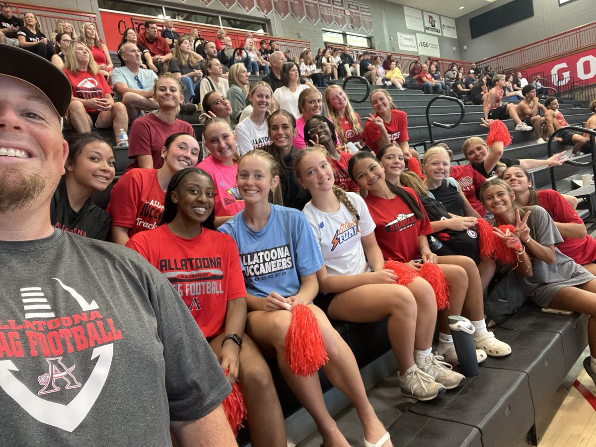 Chris_Murray14's tweet photo. Loved seeing Flag Football supporting @AllatoonaVB on Senior Night! #CLASS #onepercent @toona_athletics @CCSD_AD @allatoona_hs https://t.co/1MrTwsTWRT