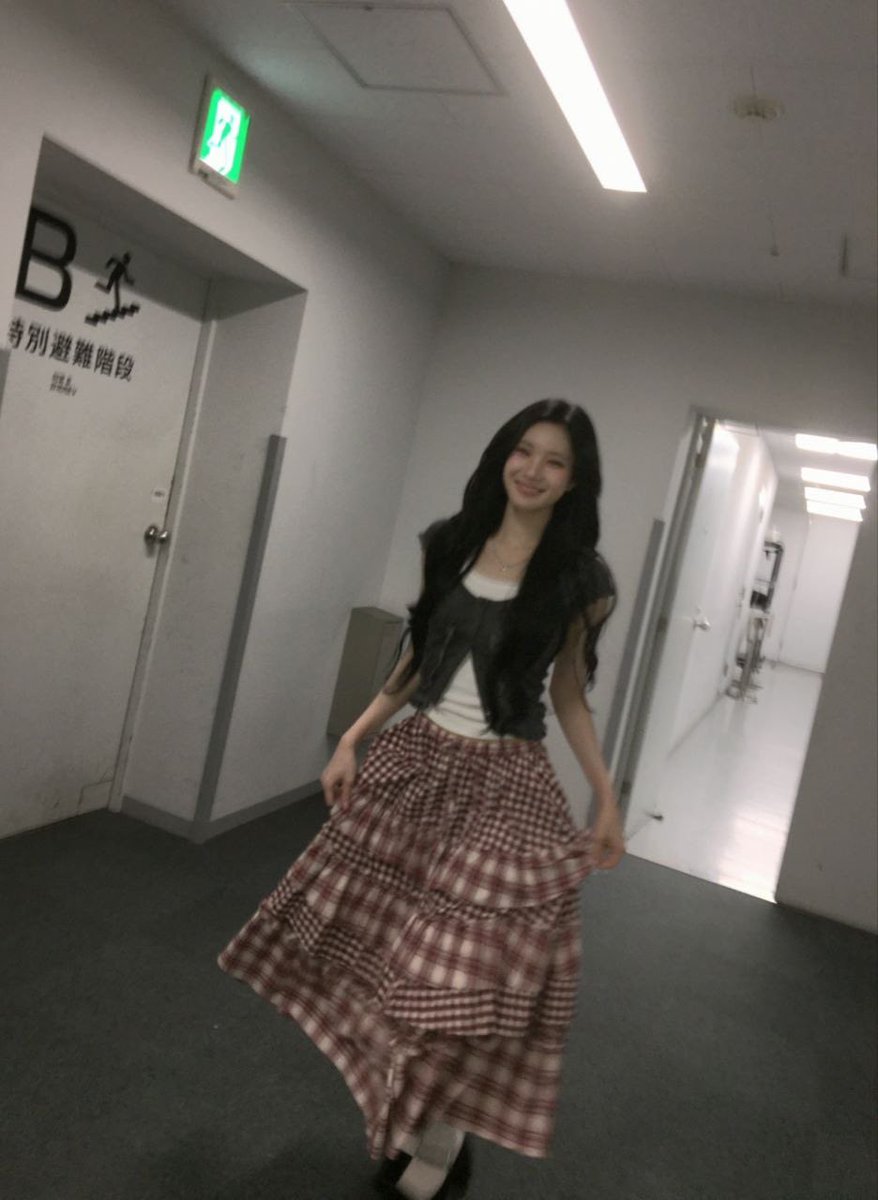 kixjuun's tweet photo. Princess being silly in these same casual hallway snaps. Long locks and soft pout with that rare winsome glance doing the work. Diva attitude stays chic yet playful as I tilt and tease the lens. Just a little saucy fun without trying too hard. Owning the frame like it’s nothing. https://t.co/Kqvkn5uysG