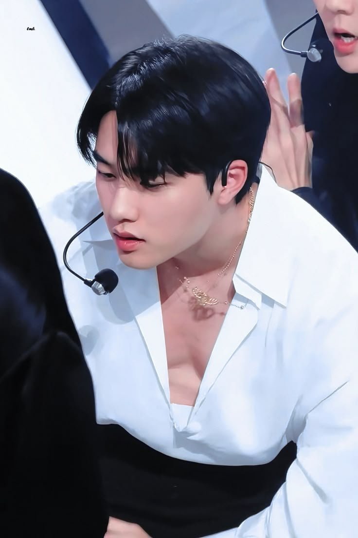 allmokyung's tweet photo. ga kuat bgt ada reels fancam kyungsoo pas era CS terus ada knetz komen: hal yang aku dapet (selama era cream soda) adalah dadanya kyungsoo 😭🤣🫵 https://t.co/zG8Q4VCzKo