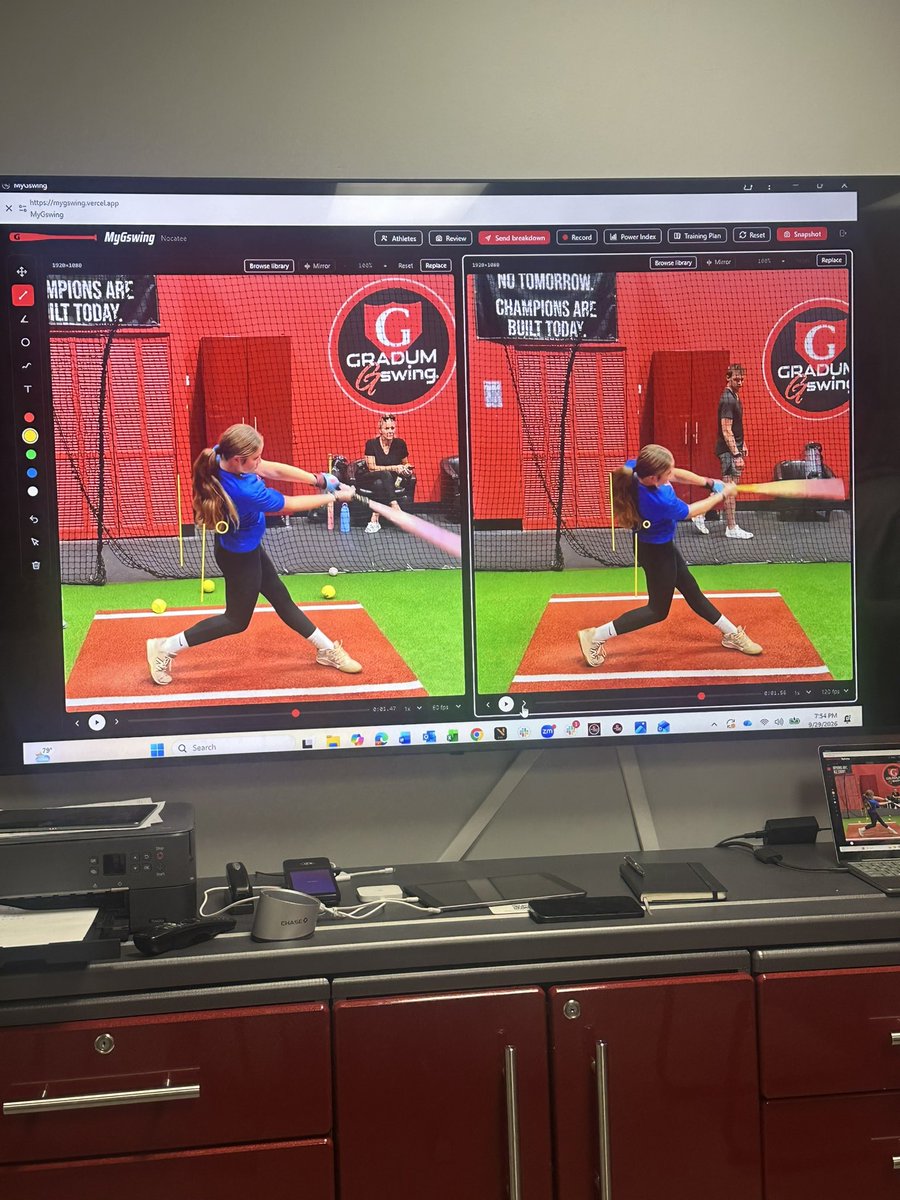BSeebeck2029's tweet photo. Such a cool experience with @GradumJax  !  Making small adjustments one swing at a time!  These guys break every thing down and makes it make sense ! Ready to start this journey with them !  @JAXCoachE  @NSU_Softball  @DSC_SBall  @FCFL2930 https://t.co/fplJVbrE2n