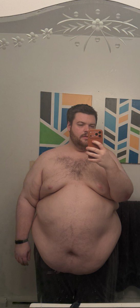 deletingchub's tweet photo. Tummy Tuesday post, lost a bunch of weight, gained it back #superchub https://t.co/e3nXjlf8EV