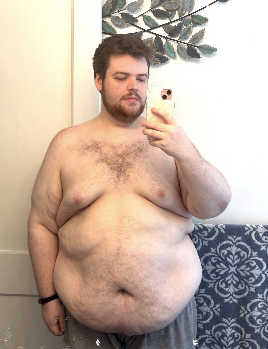 deletingchub's tweet photo. Tummy Tuesday post, lost a bunch of weight, gained it back #superchub https://t.co/e3nXjlf8EV