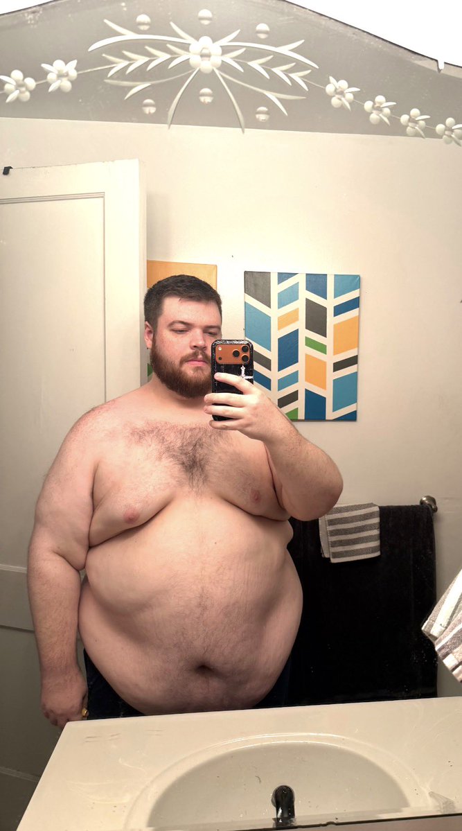 deletingchub's tweet photo. Tummy Tuesday post, lost a bunch of weight, gained it back #superchub https://t.co/e3nXjlf8EV