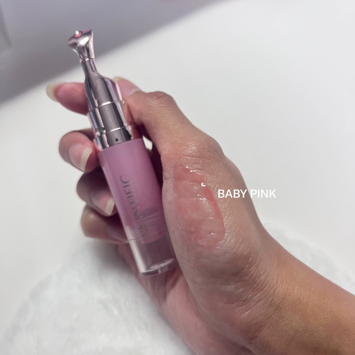 onyour_mayy's tweet photo. ลิปเซรั่มบำรุงริมฝีปากskintific ช่วยบำรุงปากที่แห้งให้เรียบเนียน ปรับริมฝีปากให้สว่างขึ้นด้วย ใช้แล้วปากฉ่ำเลยอันนี้จริงๆ✨ ชอบทาเป็นตัวสุดท้ายเวลาทาปาก ฉ่ำแบบตะโกน ละสีนัวมากกก baby pink สีชมพูอ่อน💗 เติมระหว่างวันได้ตลอดเลยค่ะตัวนี้ 👍🏻 https://t.co/b1gmUxEWwe