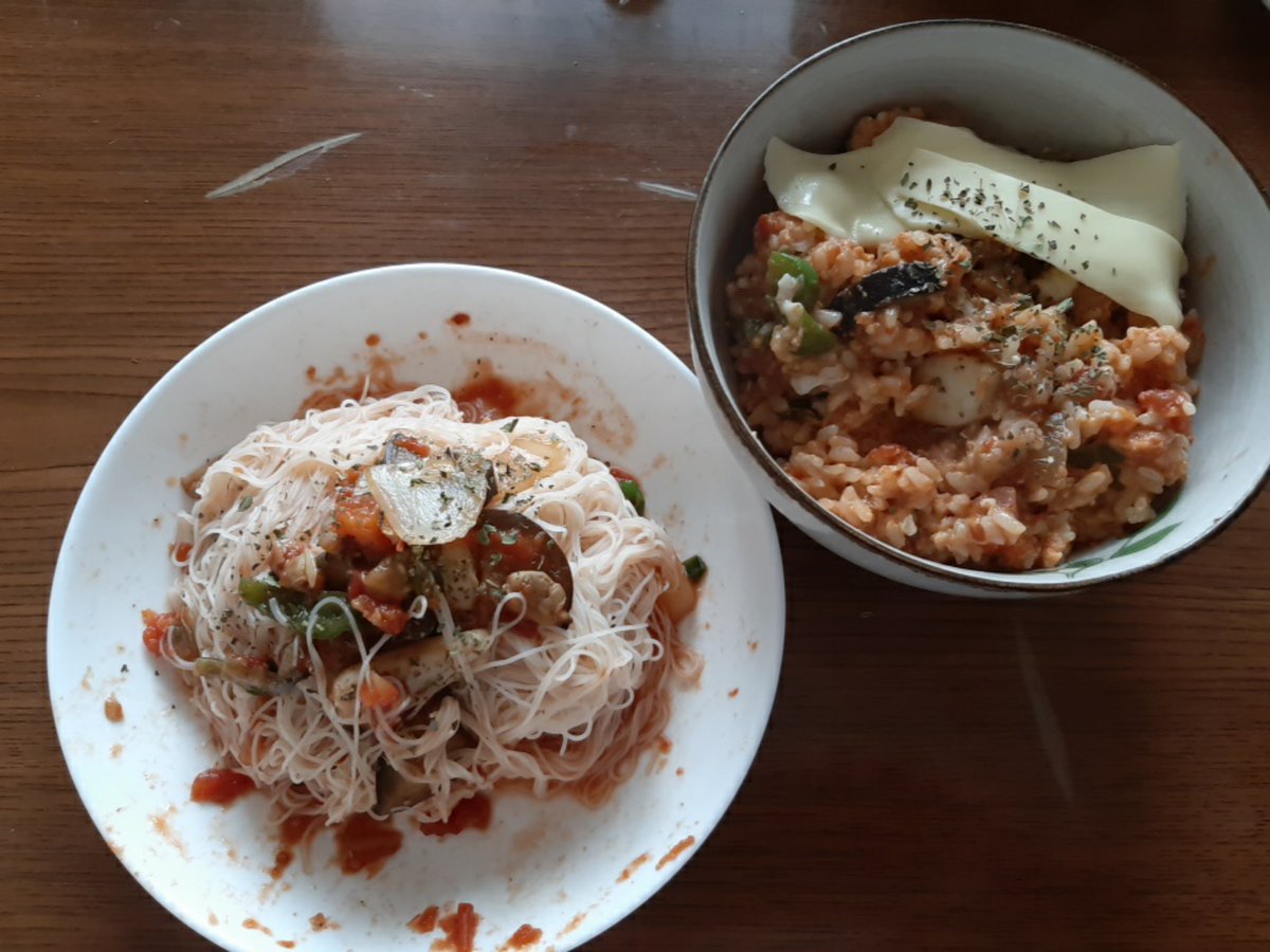 straymagician's tweet photo. ペスカトーレ風の麺料理
→パッタイを参考に
ただタイ料理のイタリアンを意識しているのでナンプラーなど使用

ペスカトーレタイおじや風
→全て風で現す
境界線モヤモヤ料理

もちろん美味しいです。

#おうちごはん https://t.co/tWwM4qvXan